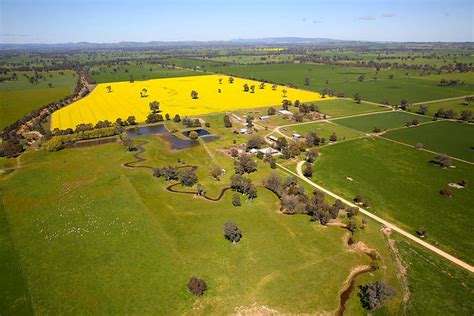 Australian Aerial Photography and Mapping.